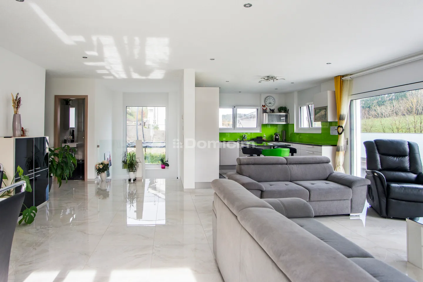 Vaste villa moderne de 7.5 pièces - Photo 3 sur 12
