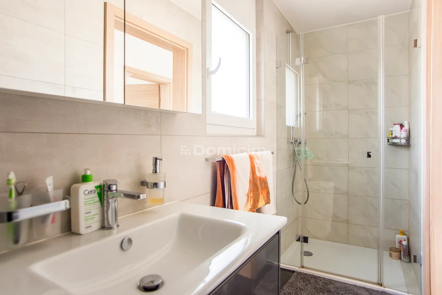 Vaste villa moderne de 7.5 pièces - Photo 10 sur 12