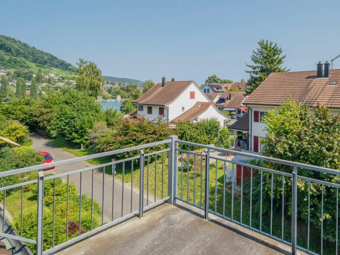 Incantevole maisonette di 2,5 stanze con vista sul Reno - Foto 1 di 16