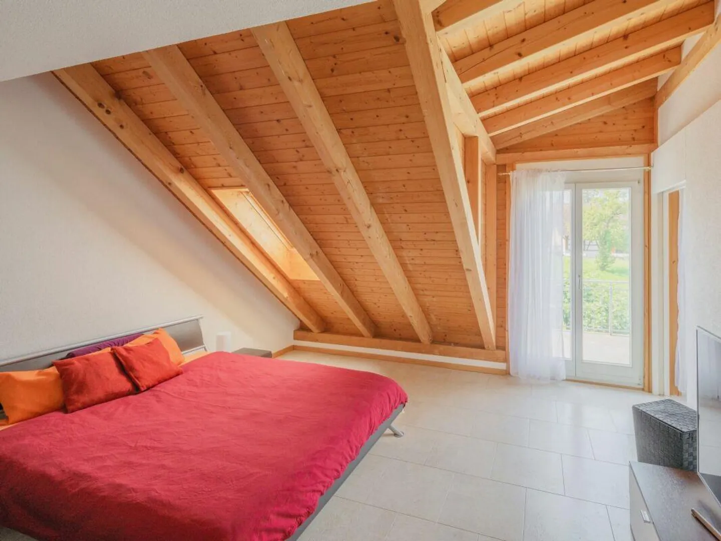 Incantevole maisonette di 2,5 stanze con vista sul Reno - Foto 9 di 16