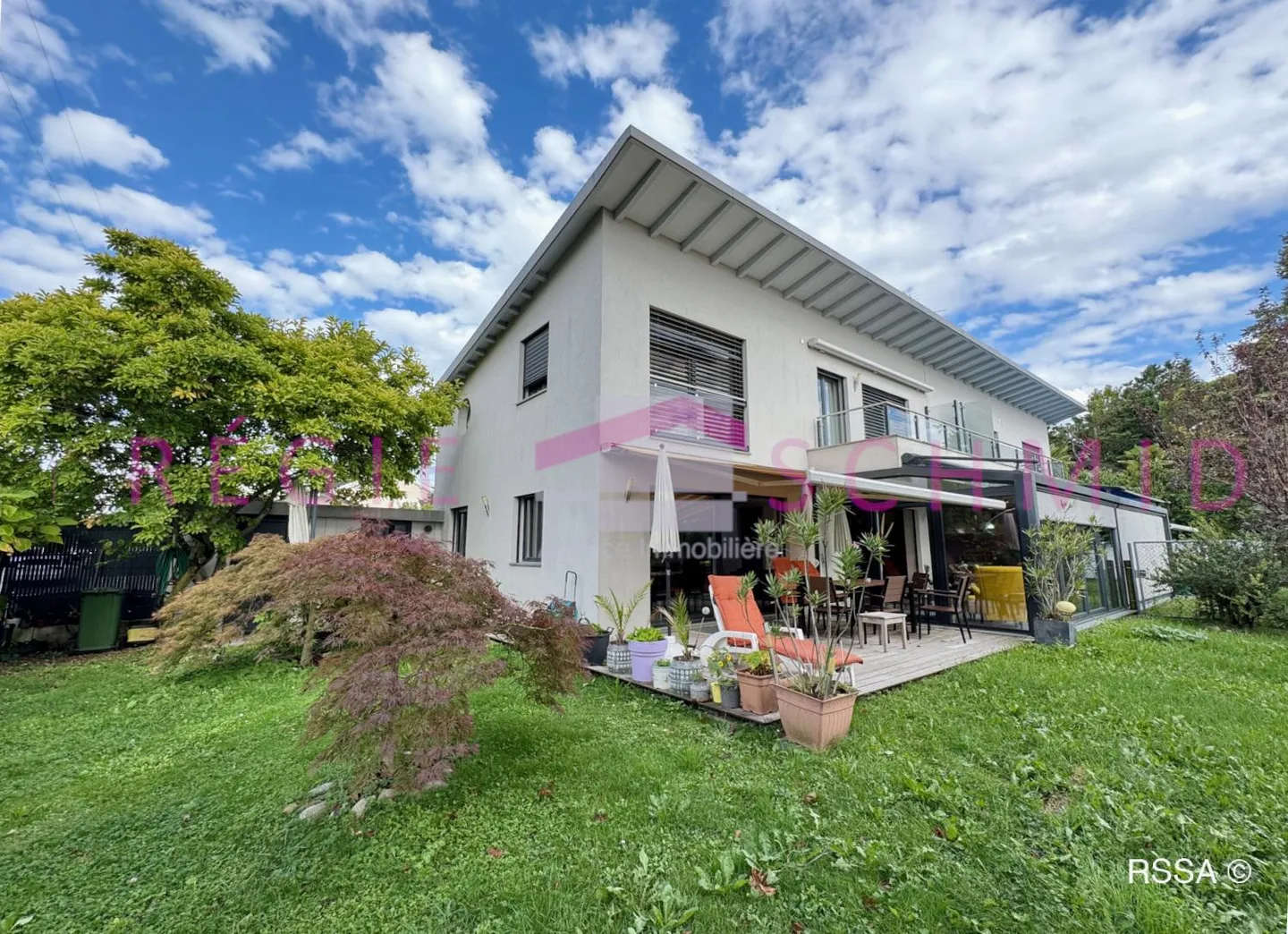 Villa bifamiliare di 7 stanze a Corsier - Foto 1 di 13