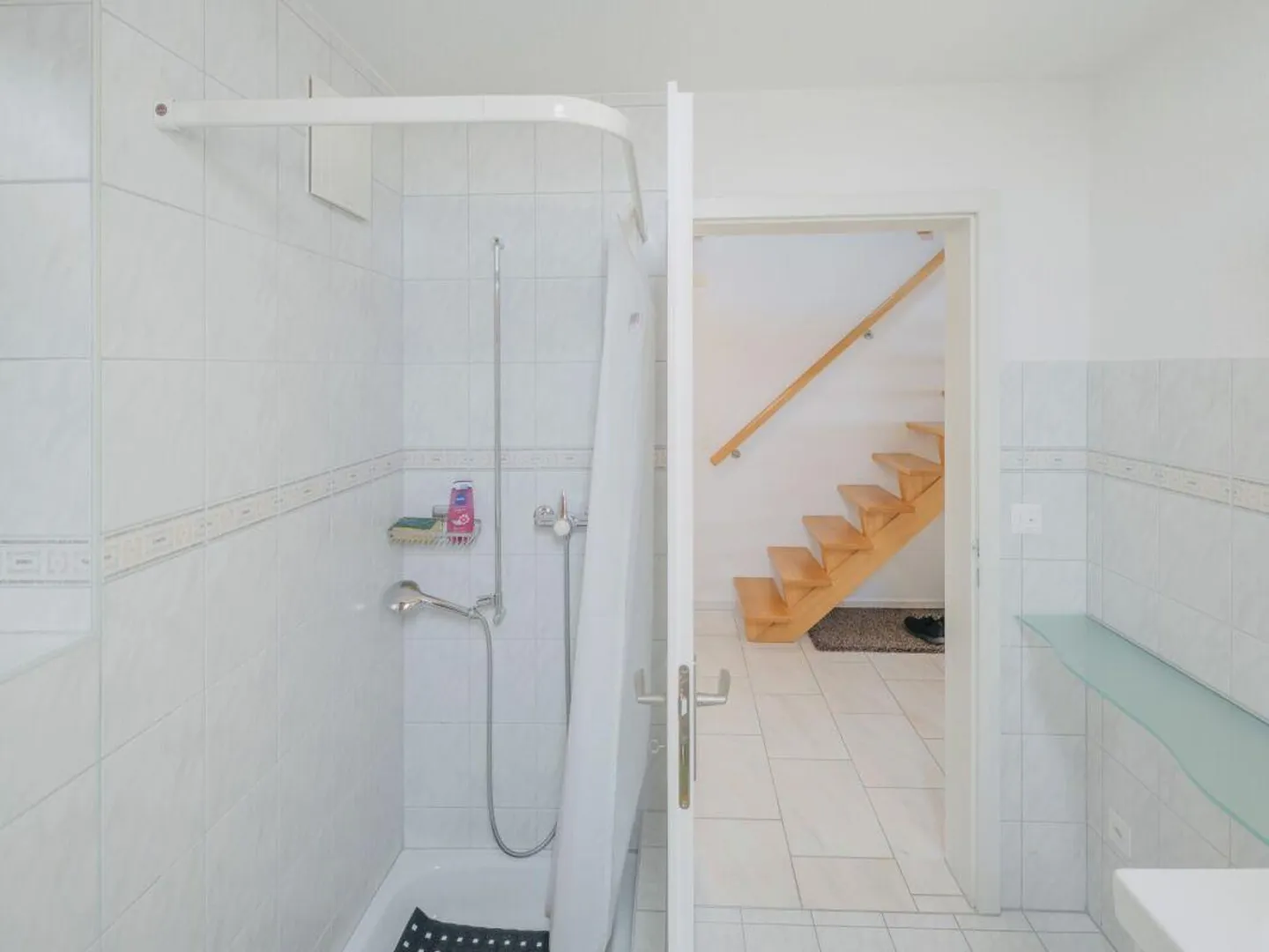 Incantevole maisonette di 2,5 stanze con vista sul Reno - Foto 8 di 16