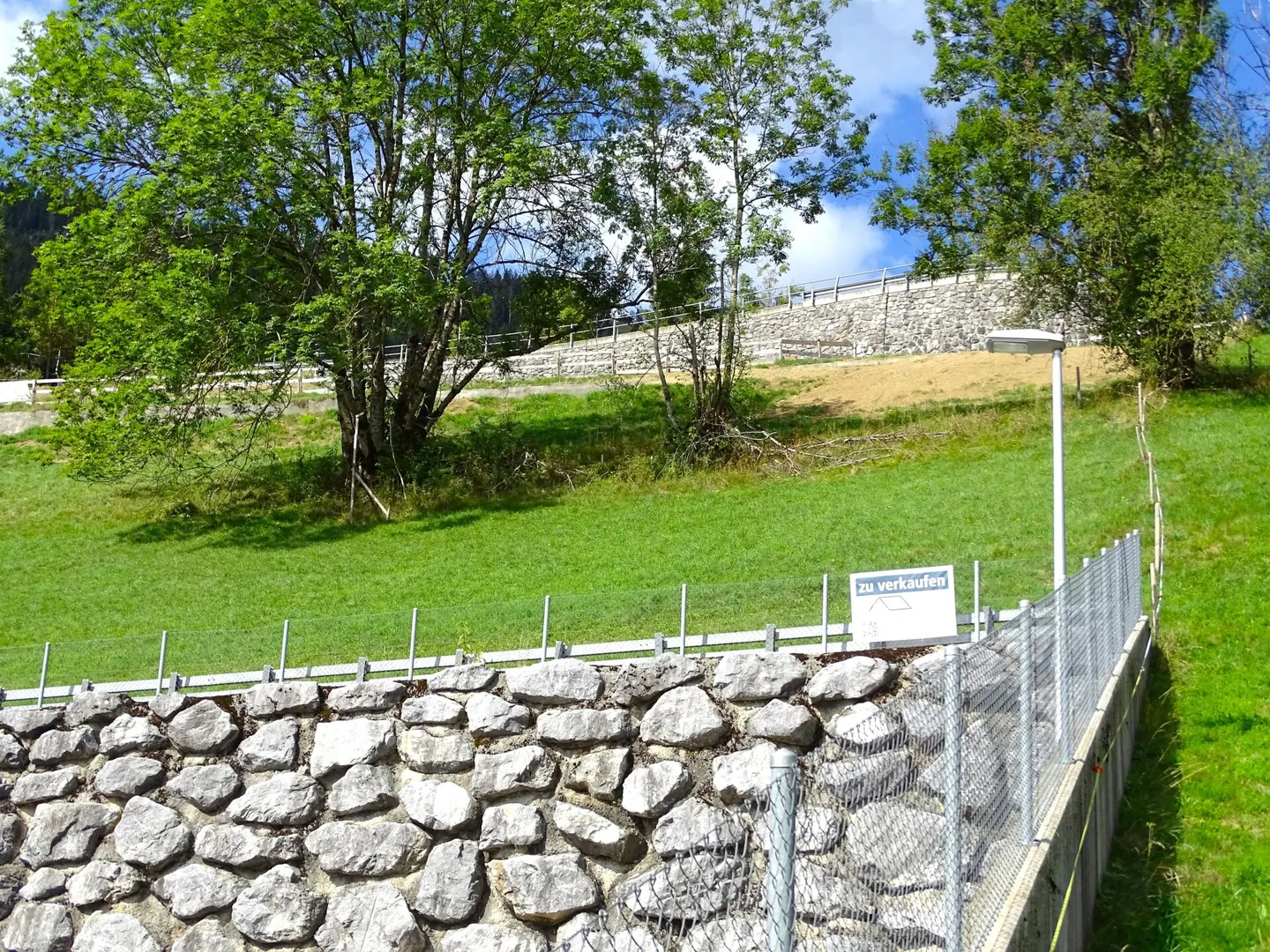 Building land of 717 m2 in sunny hillside location in Zweisimmen BE - Photo 5 of 10
