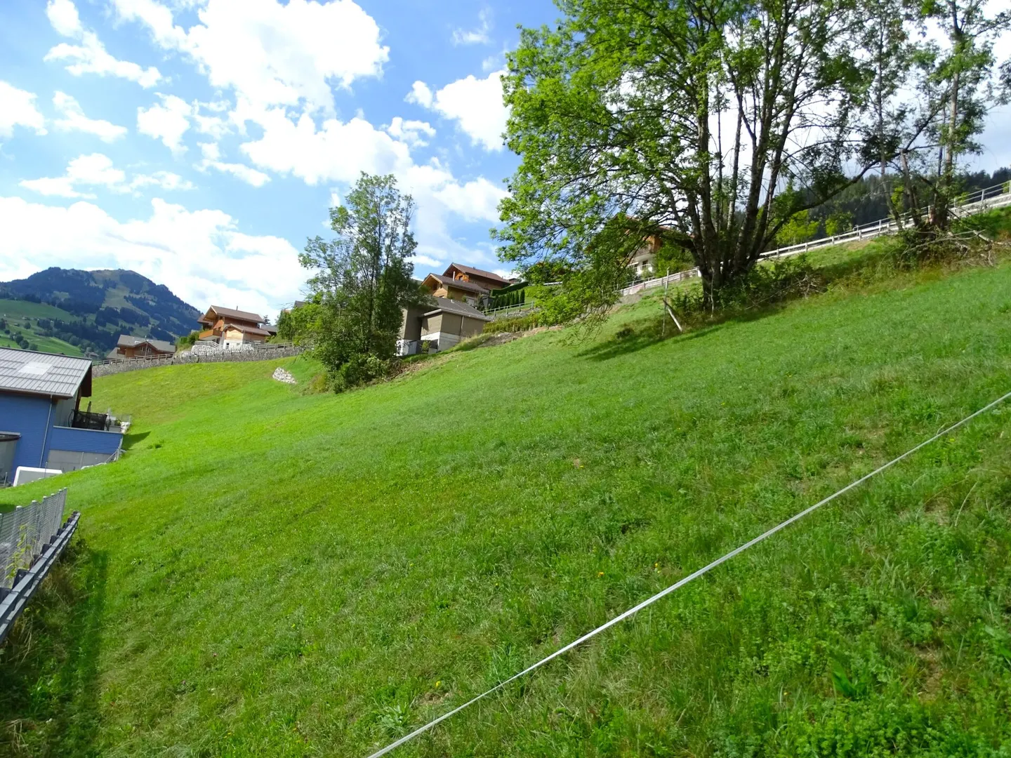Building land of 717 m2 in sunny hillside location in Zweisimmen BE - Photo 7 of 10