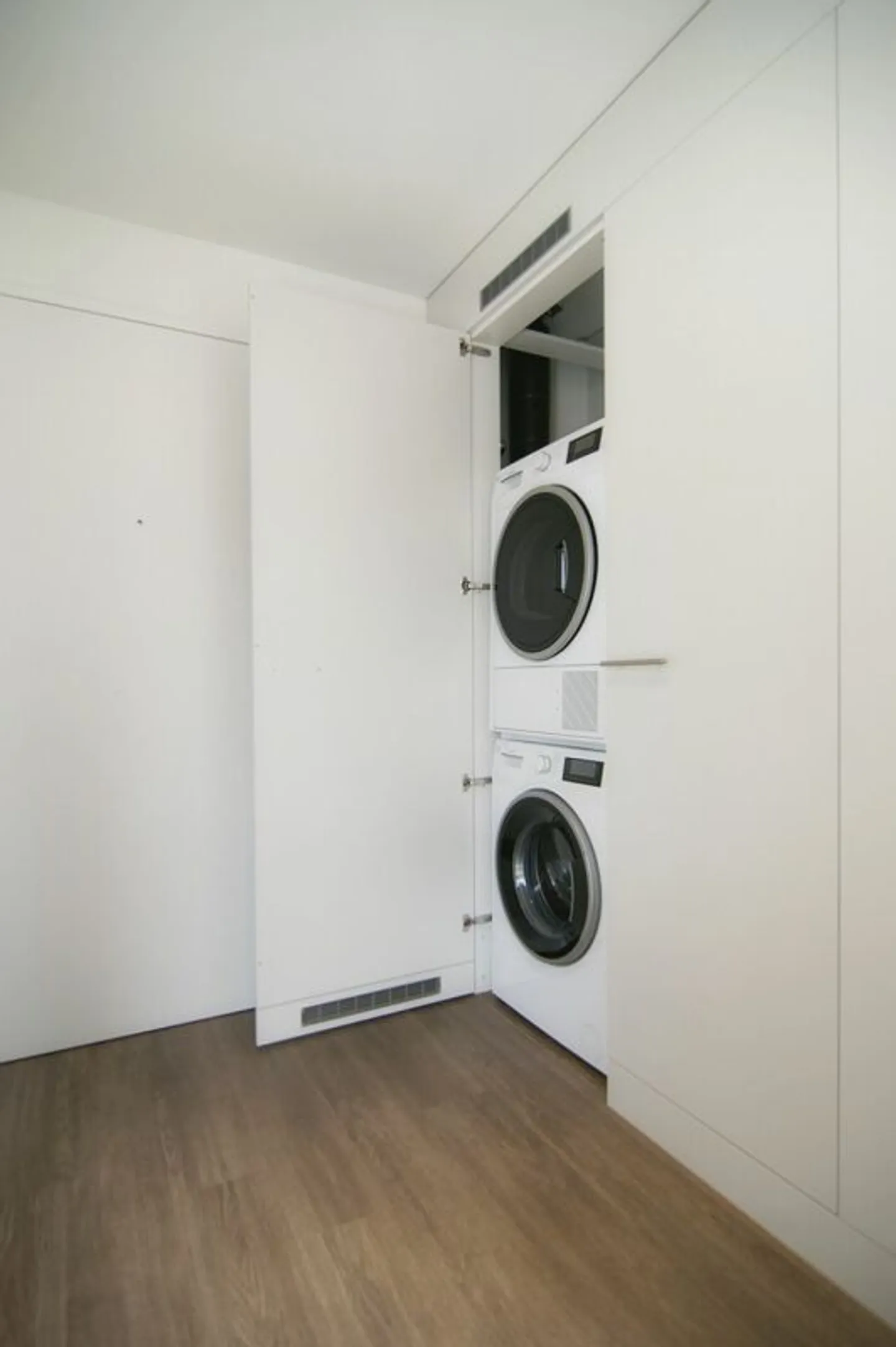 Modern 4.5-Room Apartment - Photo 7 of 9