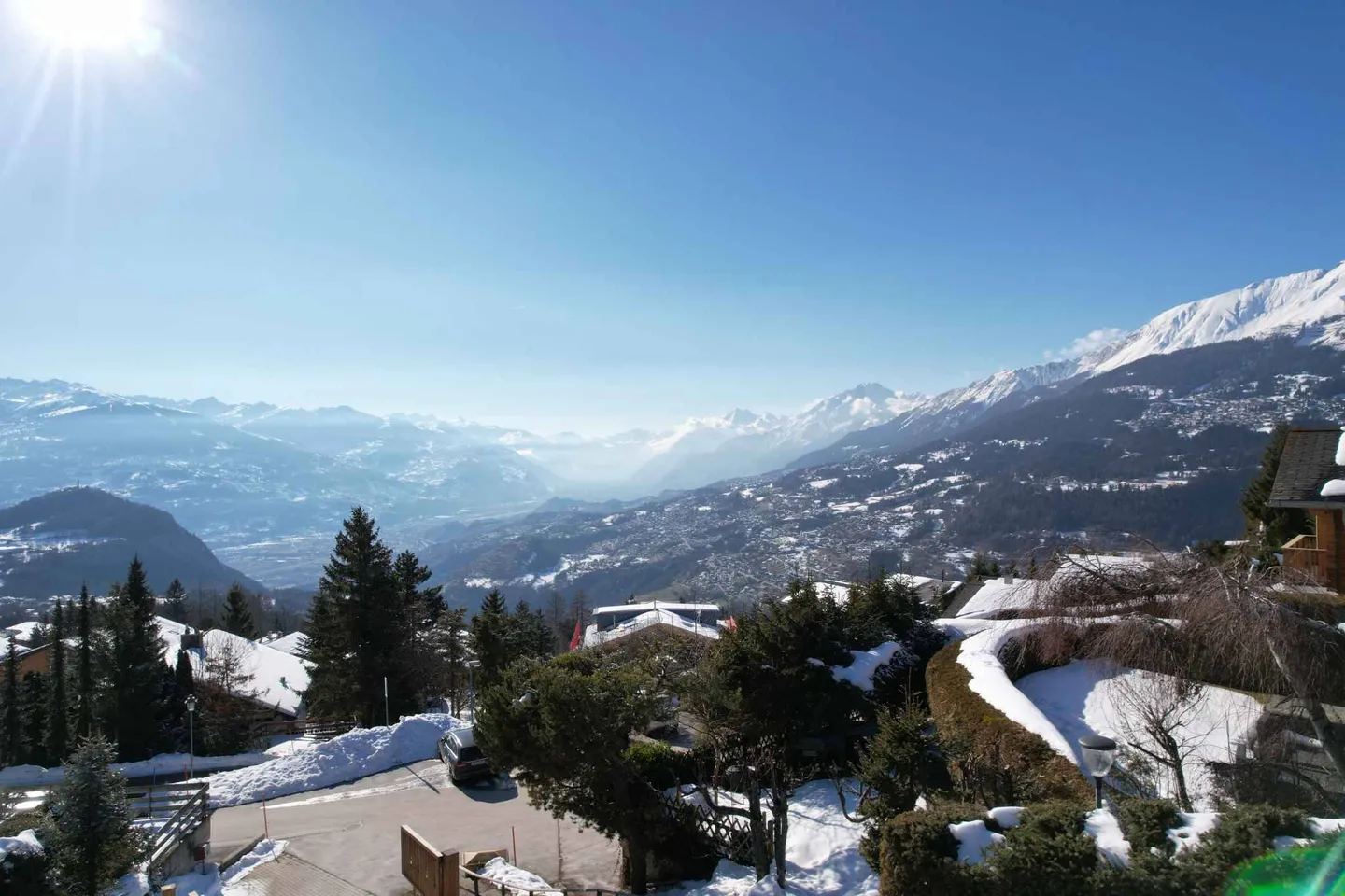 ESCLUSIVITÀ - Magnifico chalet con vista panoramica sulla valle del Rodano e le Alpi - Foto 11 di 11