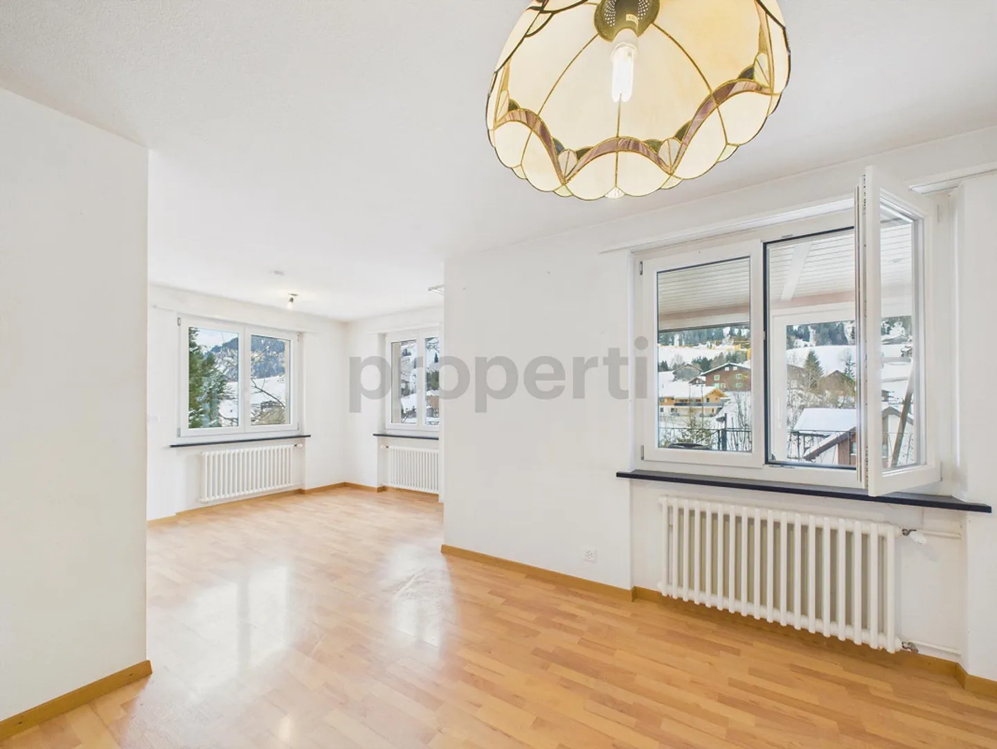 Ampia casa plurifamiliare di 7 stanze in posizione ideale vicino a scuola e negozi, Oberiberg - Foto 9 di 14