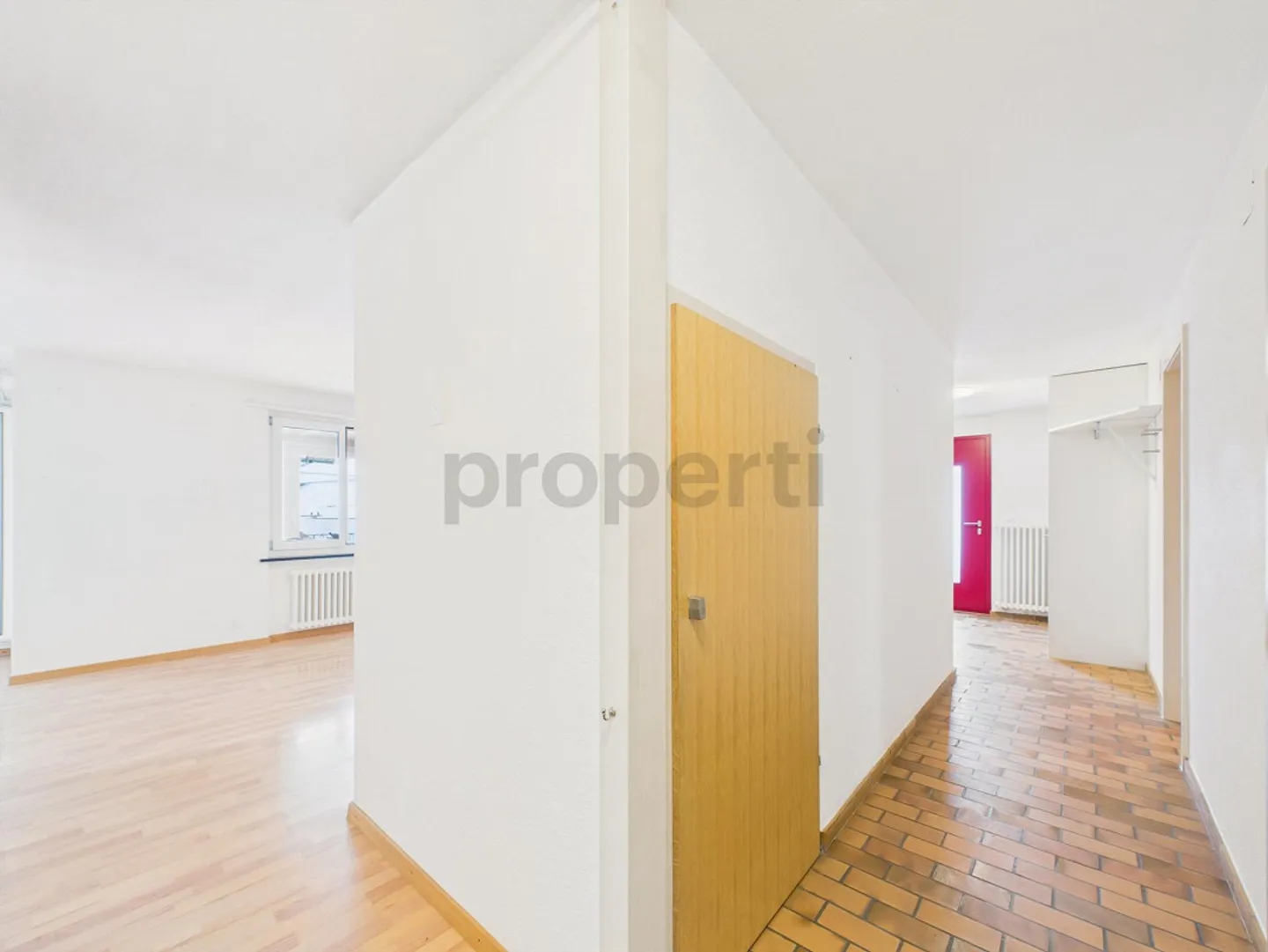 Ampia casa plurifamiliare di 7 stanze in posizione ideale vicino a scuola e negozi, Oberiberg - Foto 11 di 14