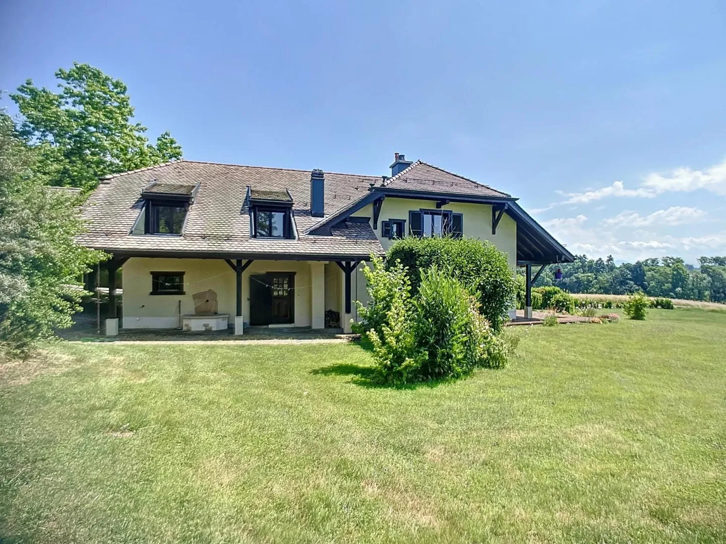 Renovated house with huge garden - Photo 1 of 12