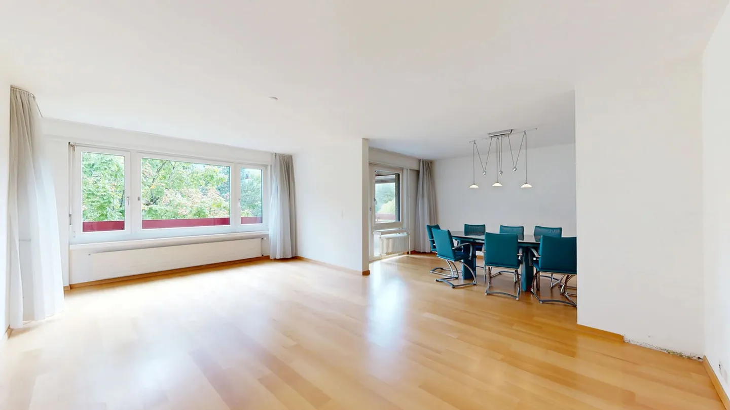 Cozy 4.5-room apartment in building rights with parking space - Photo 1 of 17