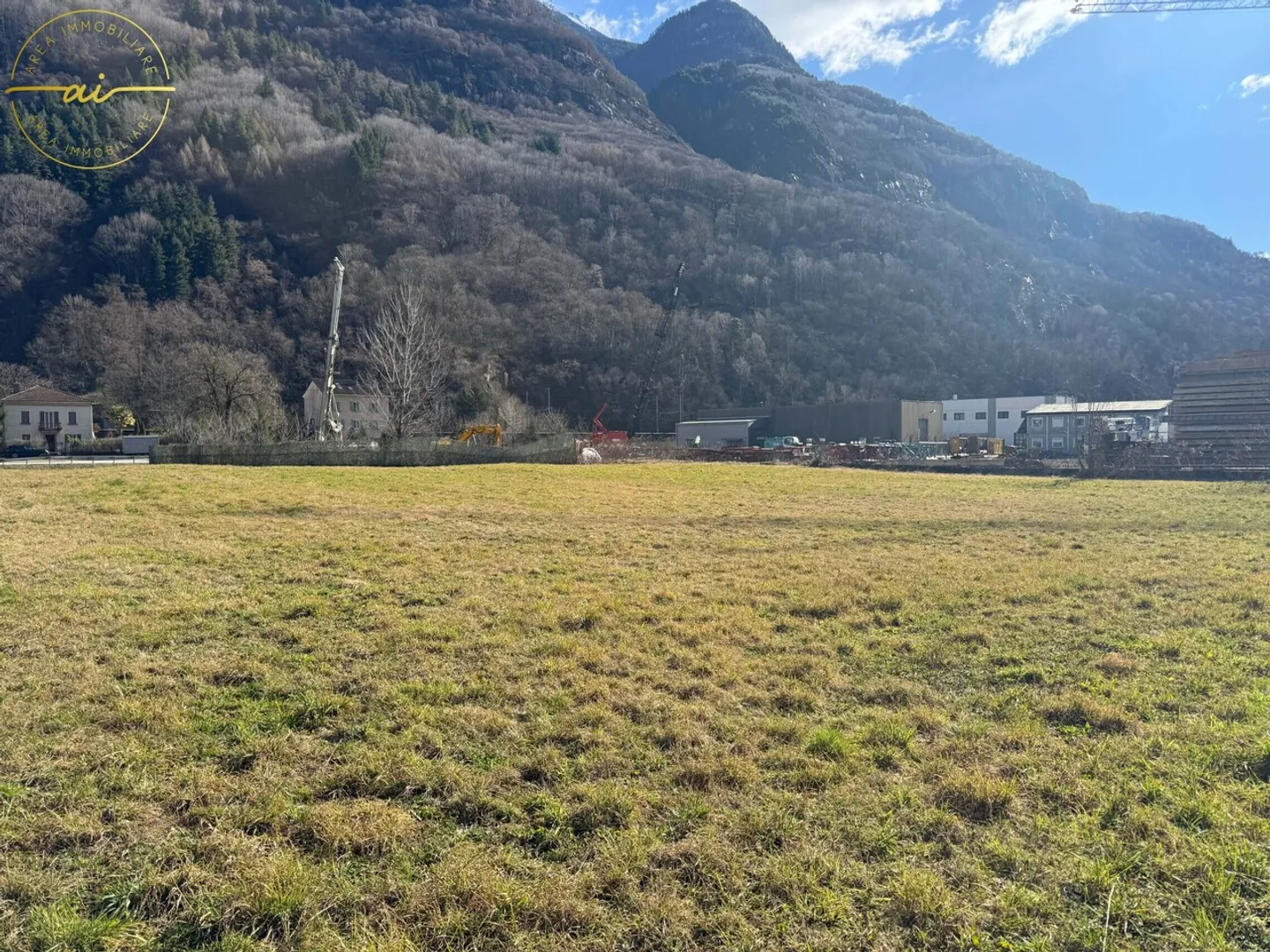 TERRAIN CONSTRUCTIBLE AU MILIEU DE LA VERDURE À OSOGNA - Photo 4 sur 5