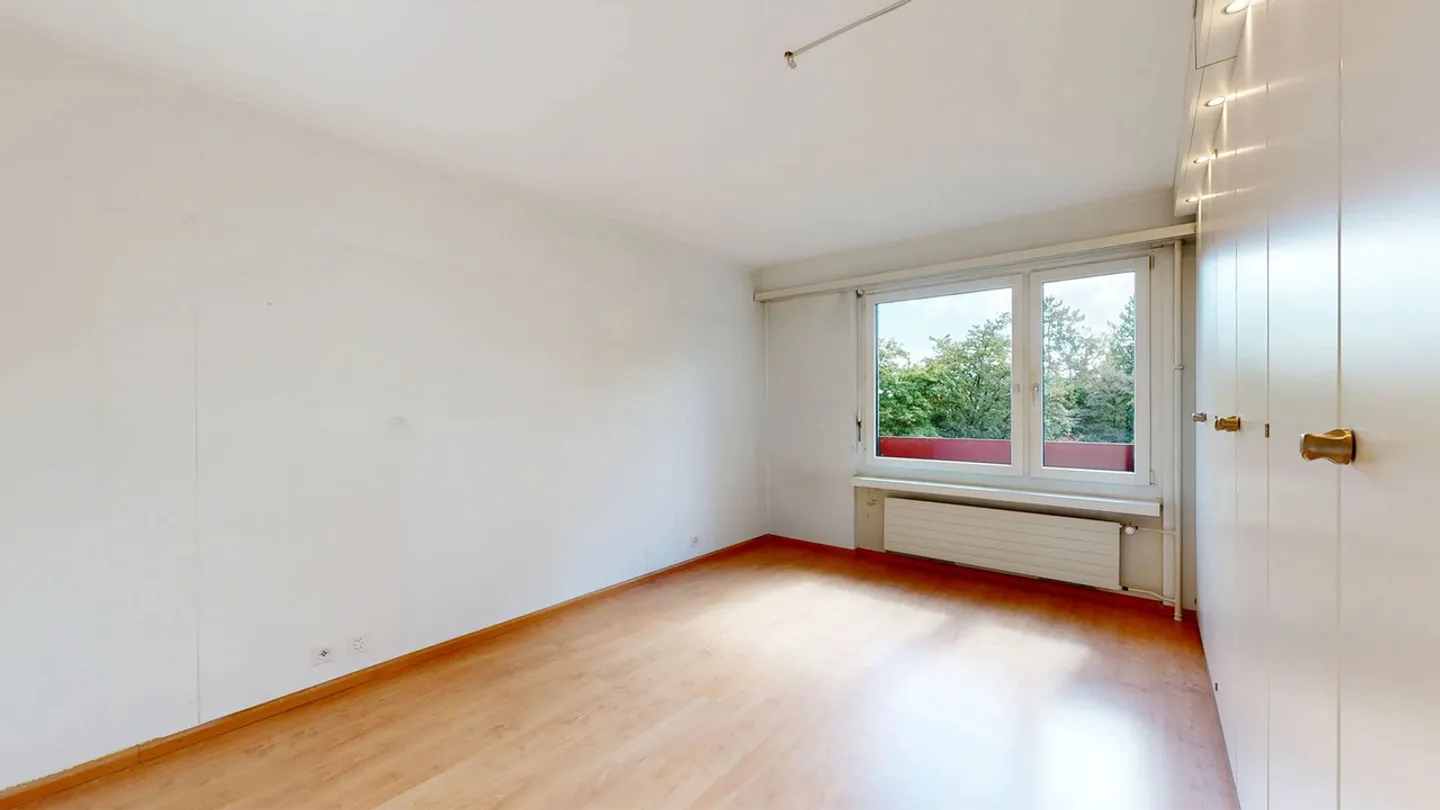 Cozy 4.5-room apartment in building rights with parking space - Photo 6 of 17