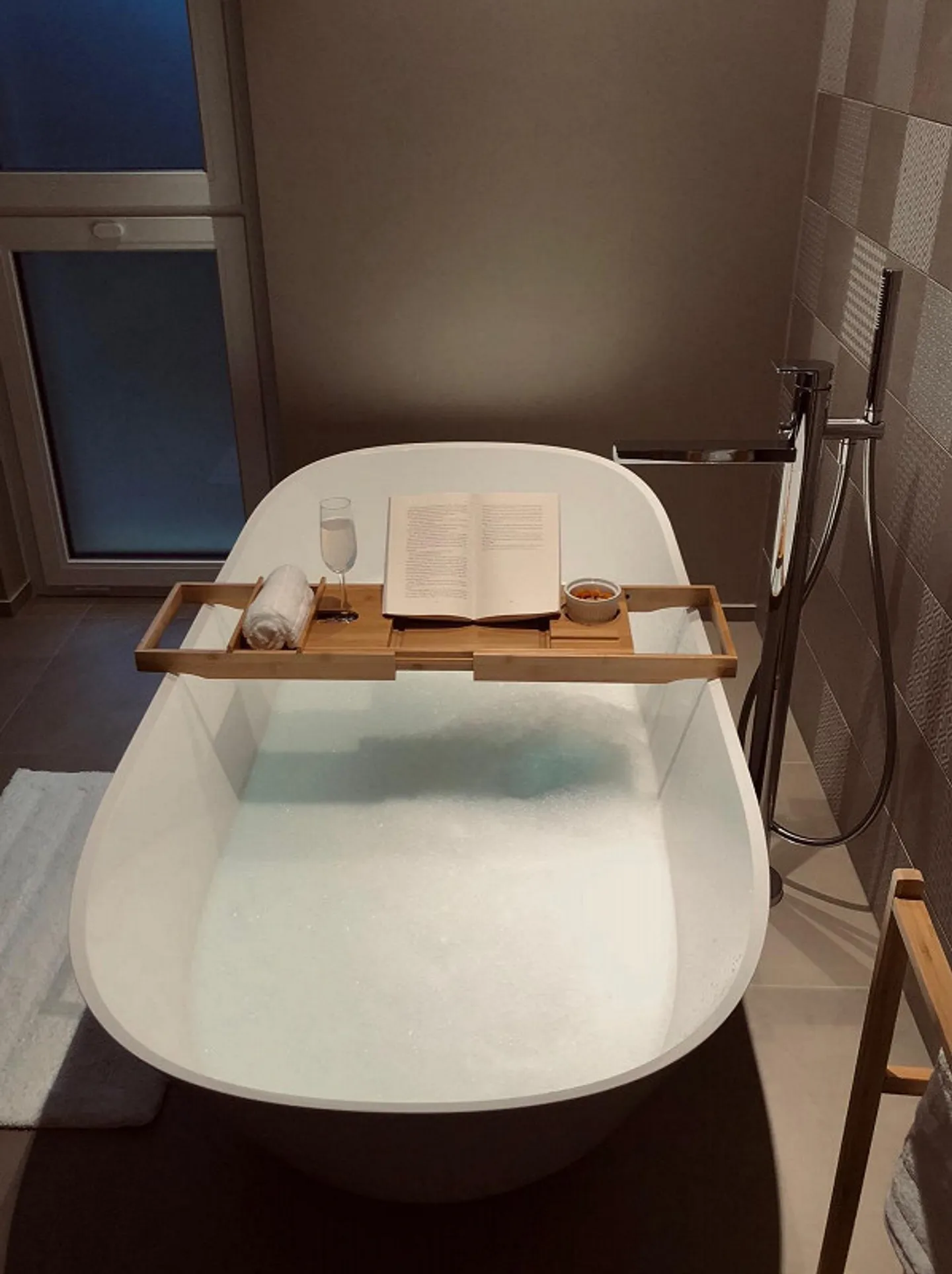 Appartamento giardino di alta qualità con 5,5 stanze in posizione centrale a Walenstadt - Foto 4 di 15