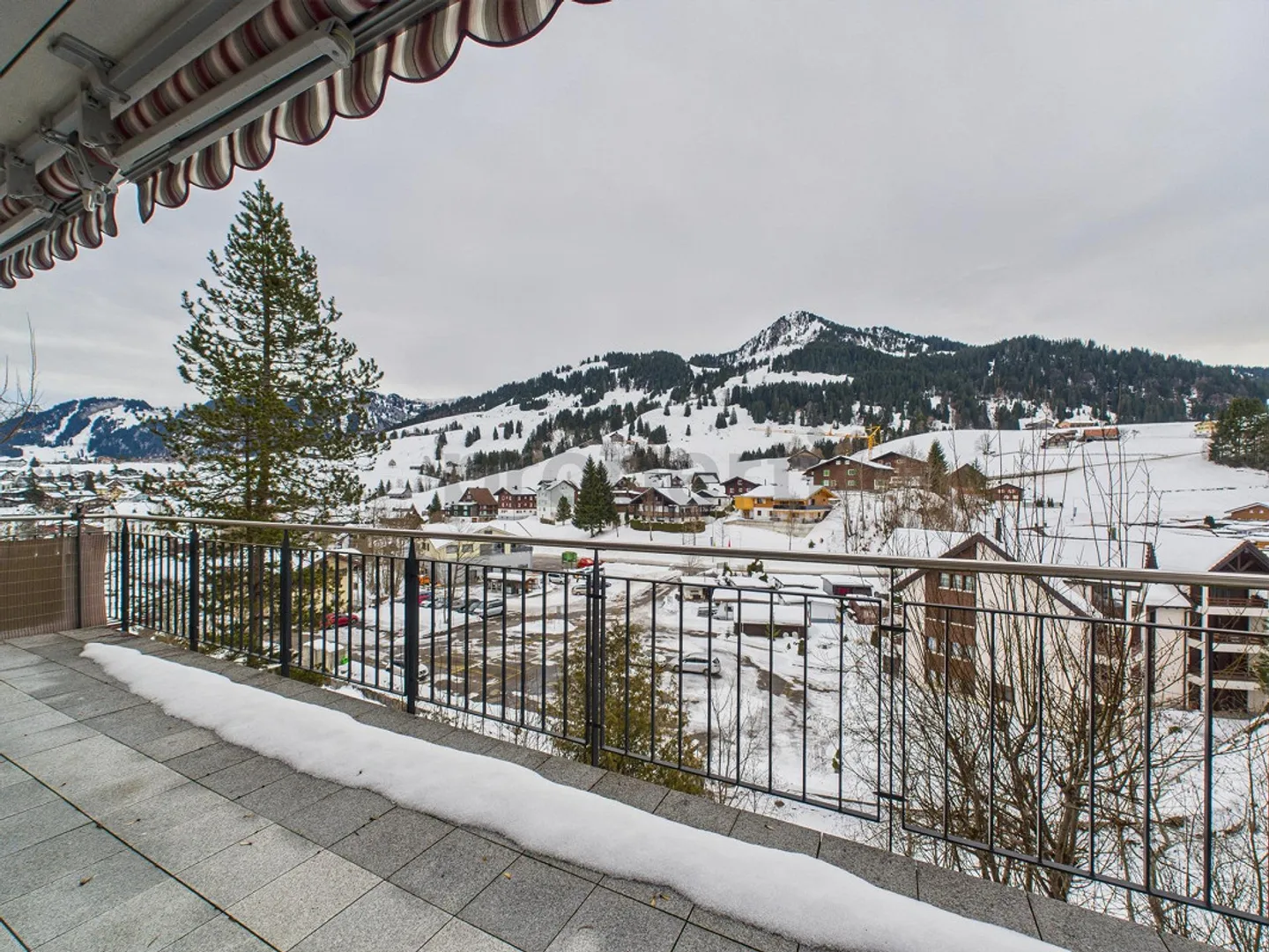 Ampia casa plurifamiliare di 7 stanze in posizione ideale vicino a scuola e negozi, Oberiberg - Foto 13 di 14