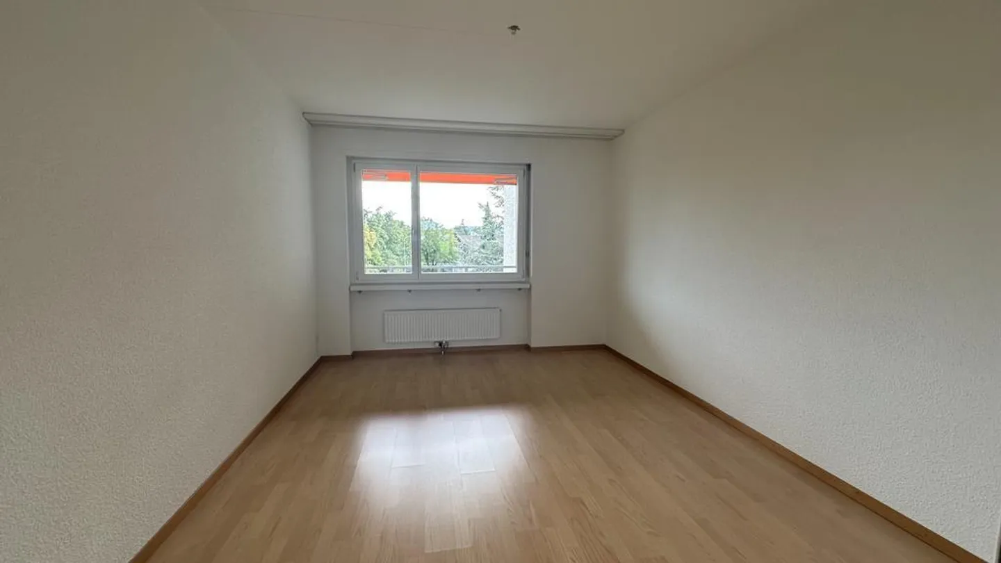 Appartement confortable de 4,5 pièces avec balcon spacieux - Photo 8 sur 11