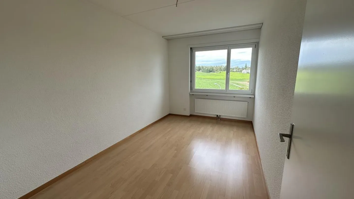 Appartement confortable de 4,5 pièces avec balcon spacieux - Photo 9 sur 11