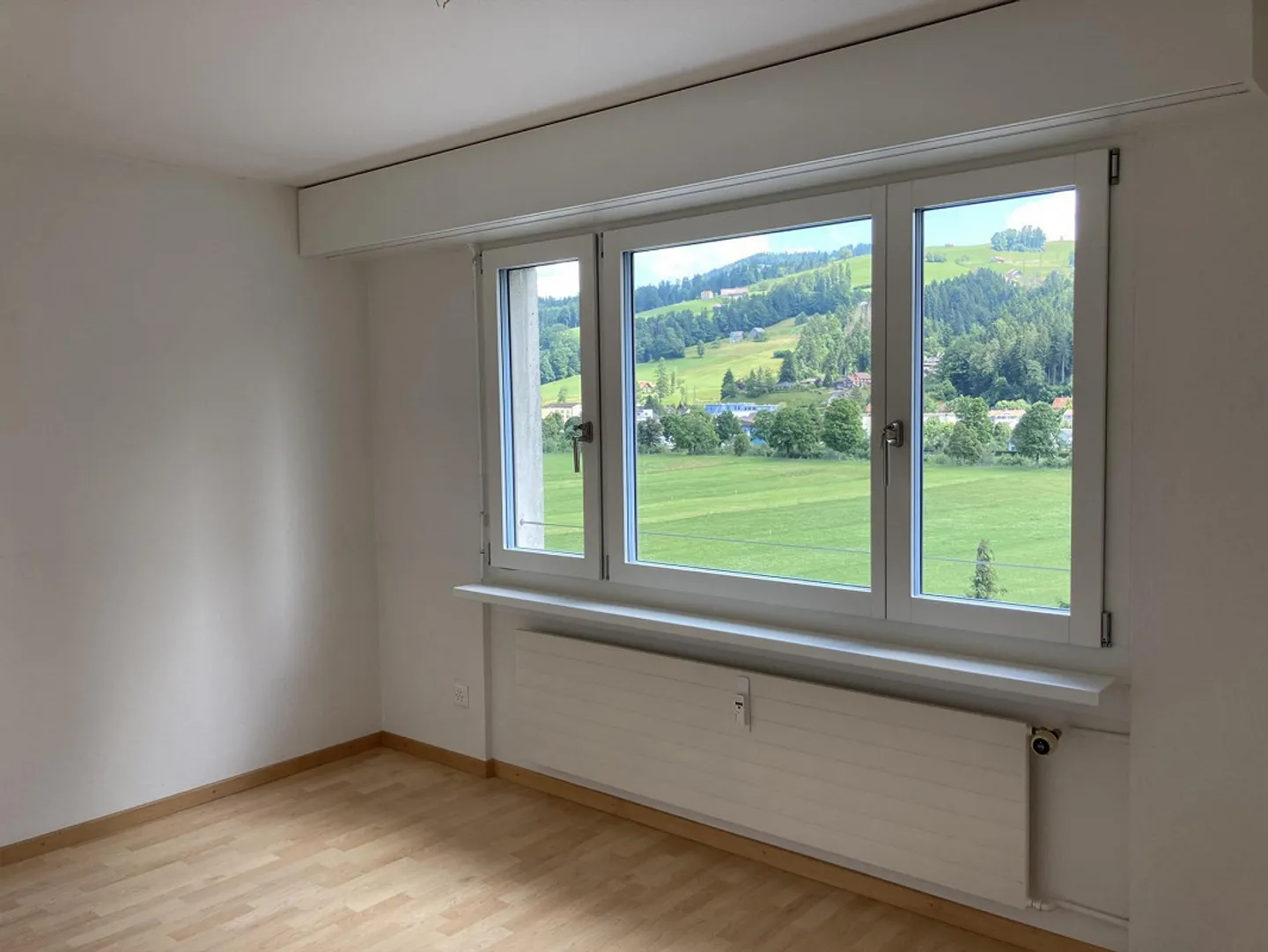 Appartamento molto luminoso con balcone vetrato - Foto 6 di 11