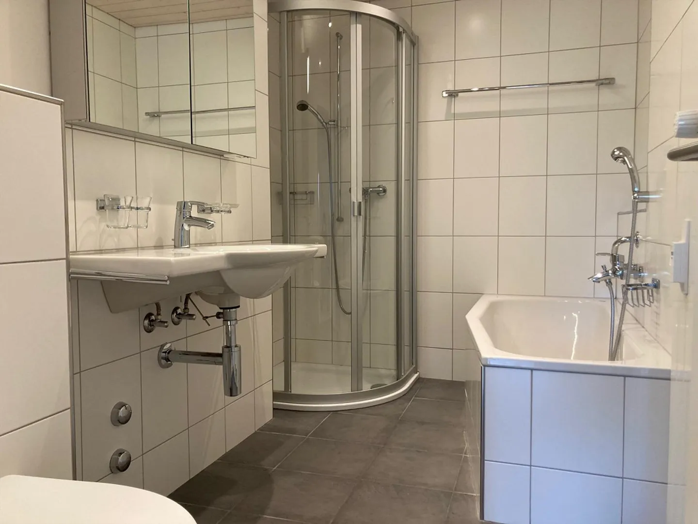 Appartamento molto luminoso con balcone vetrato - Foto 7 di 11