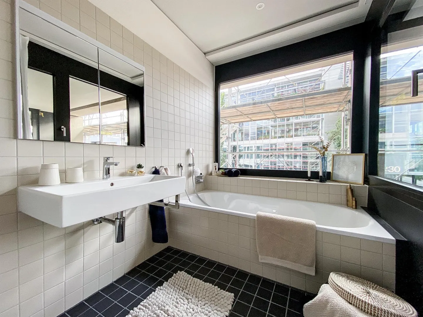 Urban Living in an Inspiring Environment - Photo 3 of 6