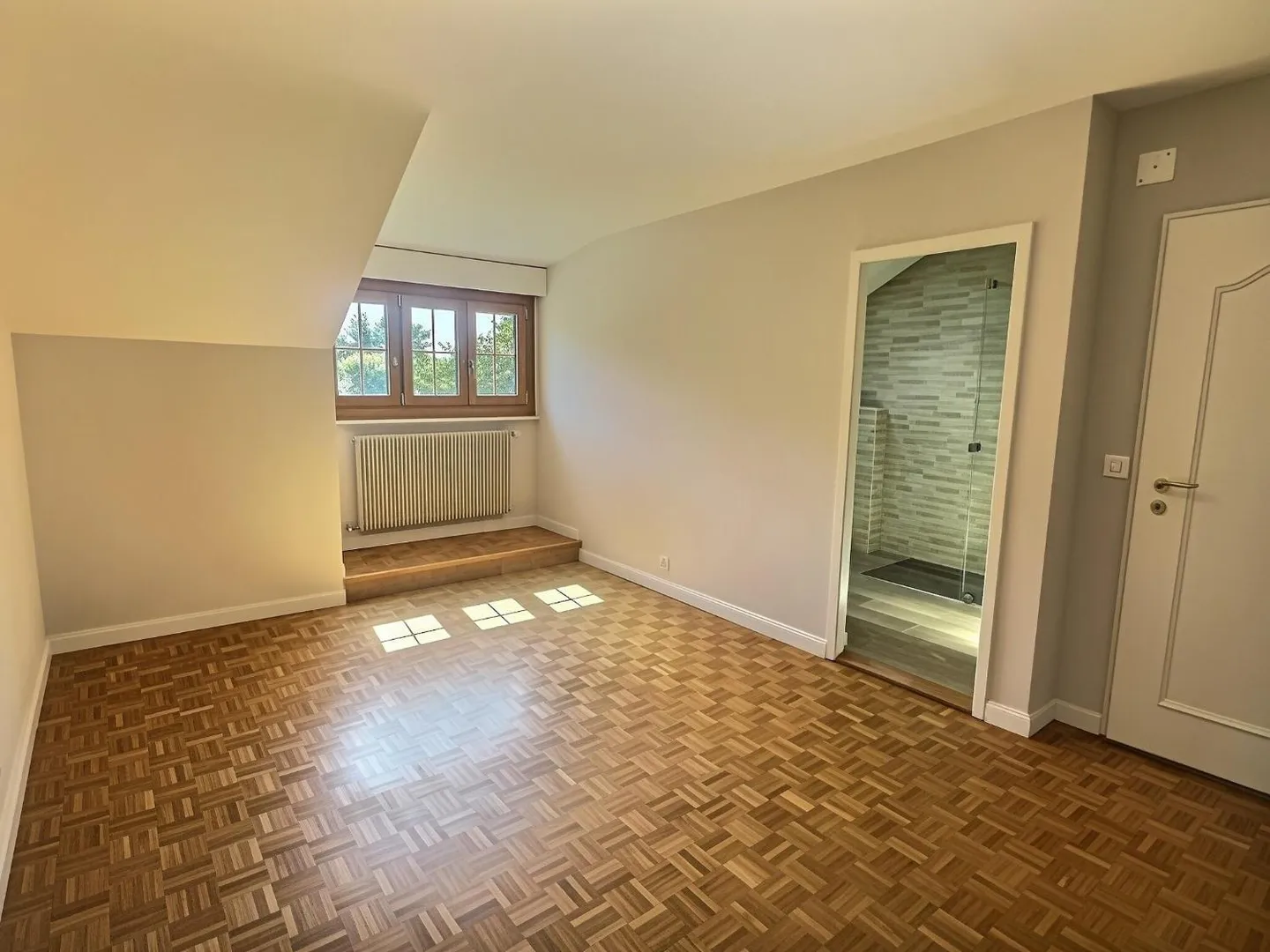 8-room House - Photo 8 of 12