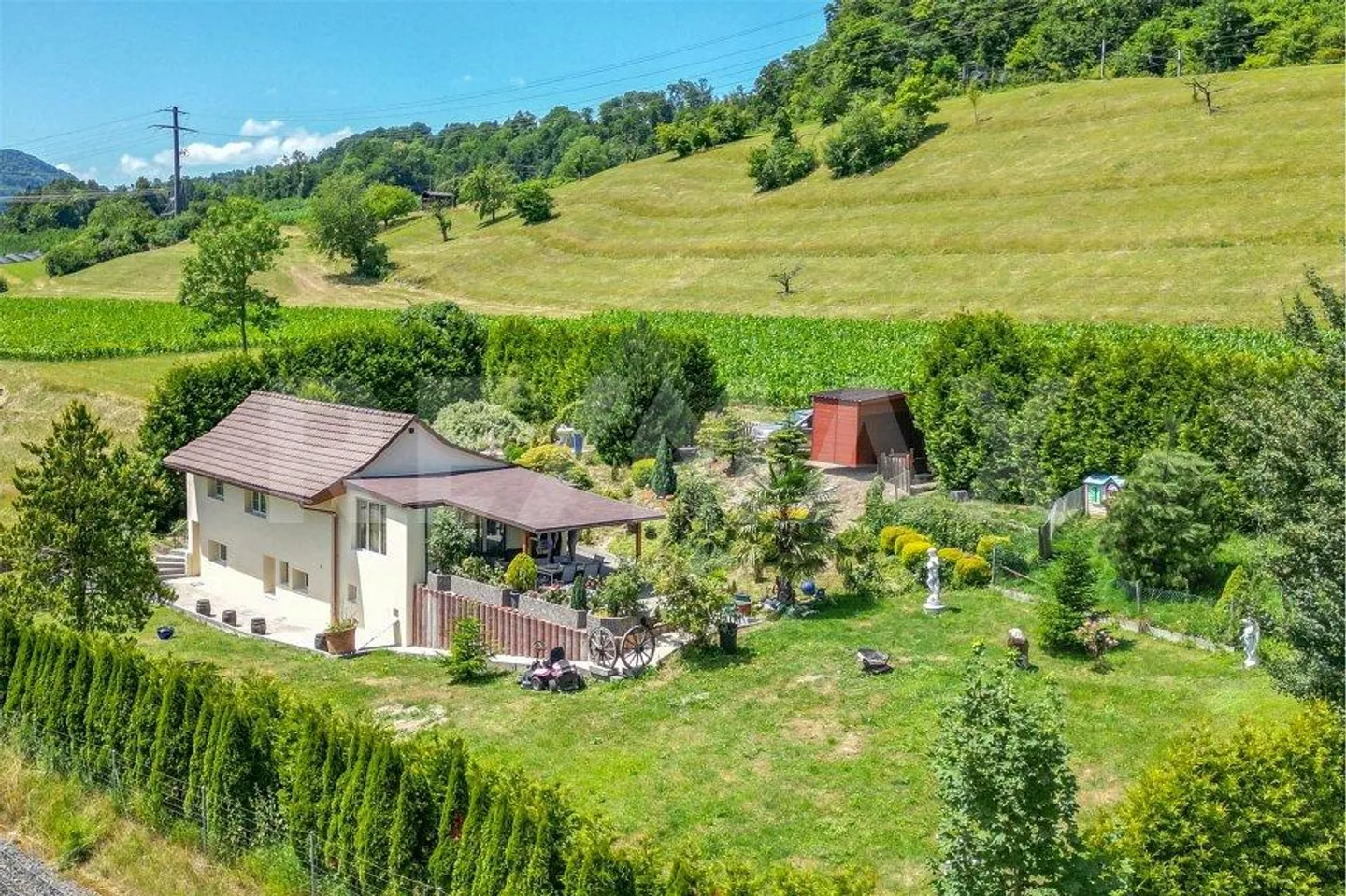 Alleinlage mit Aussicht: Charmant wohnen am grünen Südhang - Foto 1 von 13