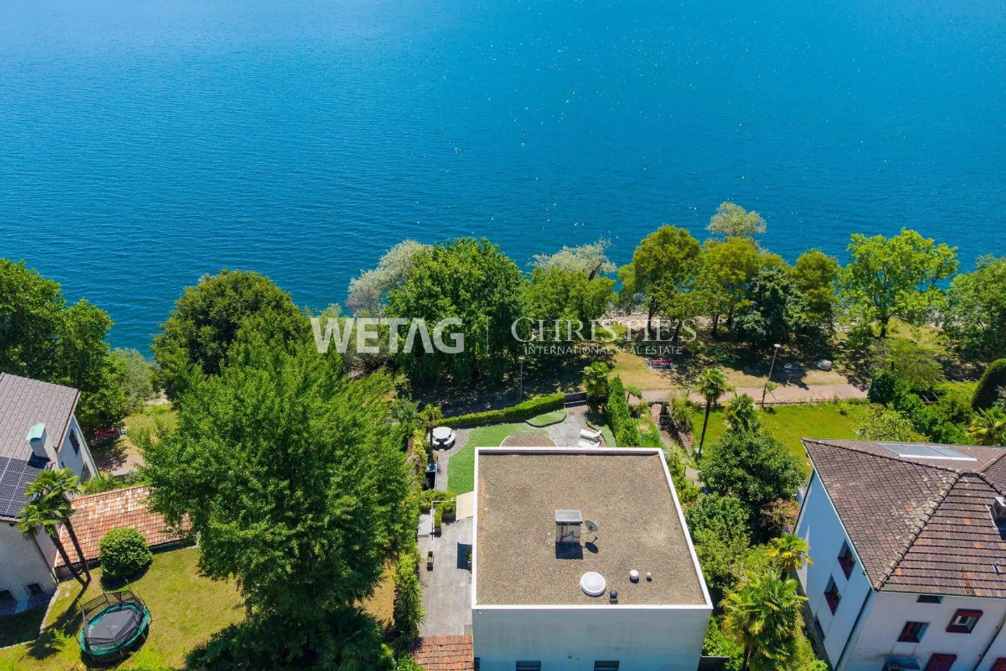 Elegant villa with garden in exclusive location directly on the lakeside promenade - Photo 13 of 13