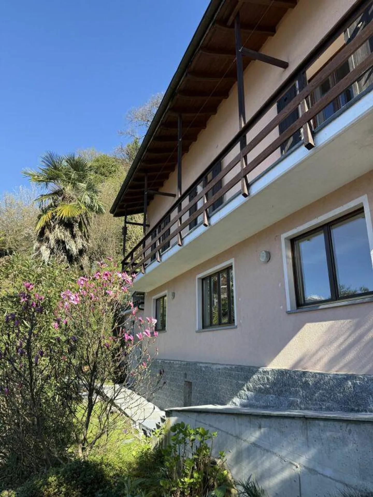 Spacious House in Idyllic Location - Photo 3 of 9