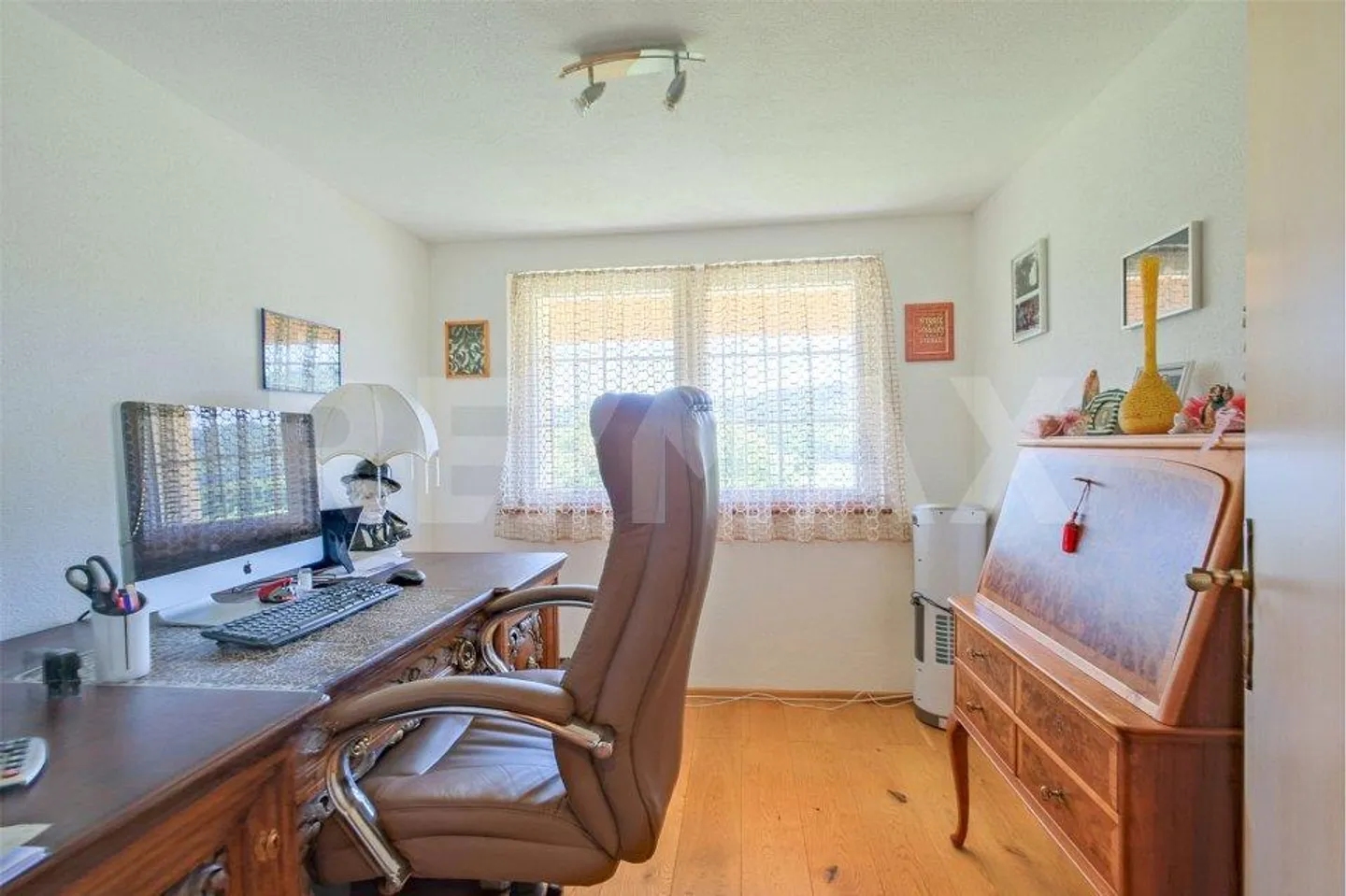 Alleinlage mit Aussicht: Charmant wohnen am grünen Südhang - Foto 9 von 13
