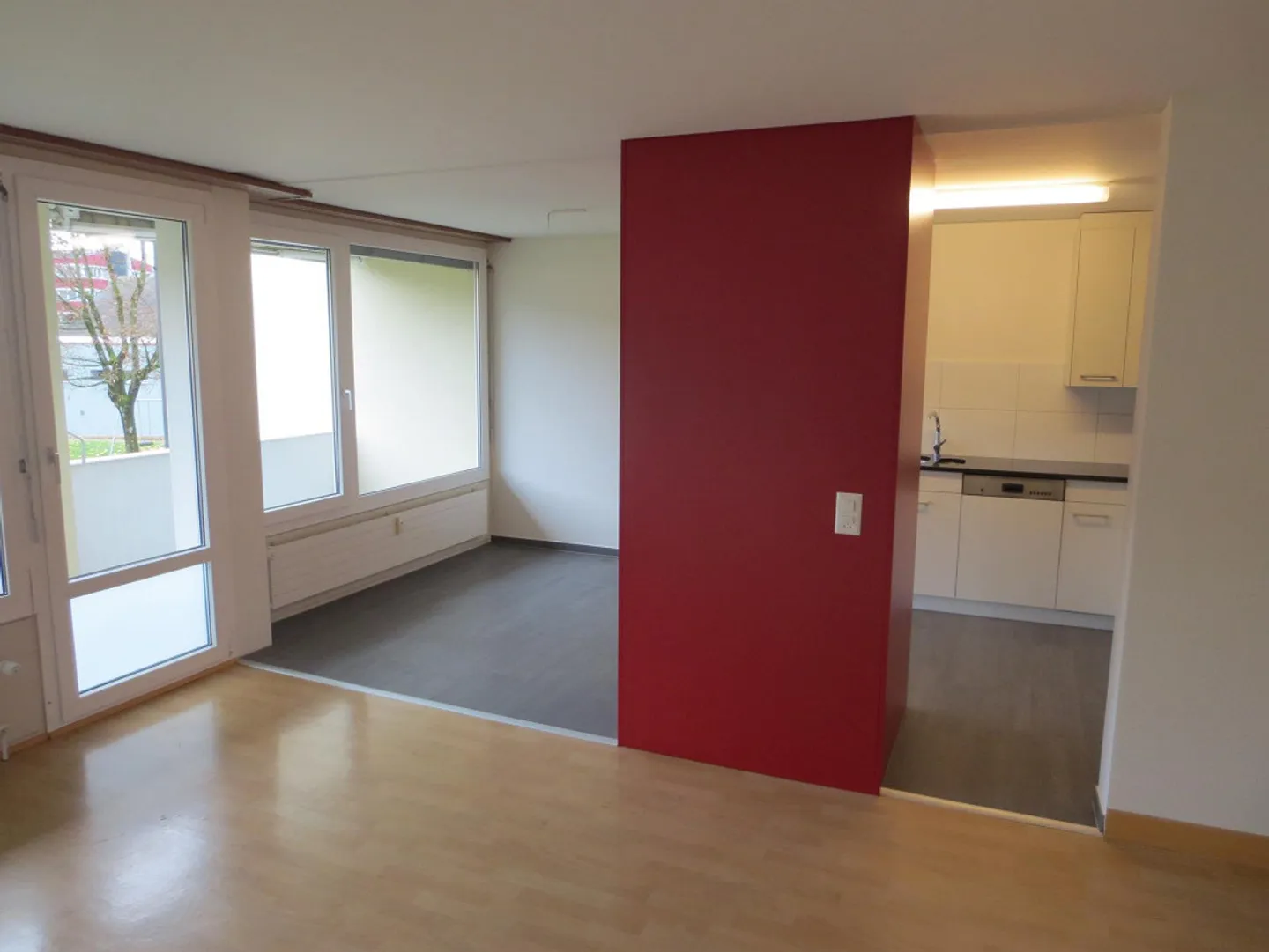 sonnige 3,5 Zimmerwohnung mit grossem Balkon nähe Bahnhof - Foto 2 di 10