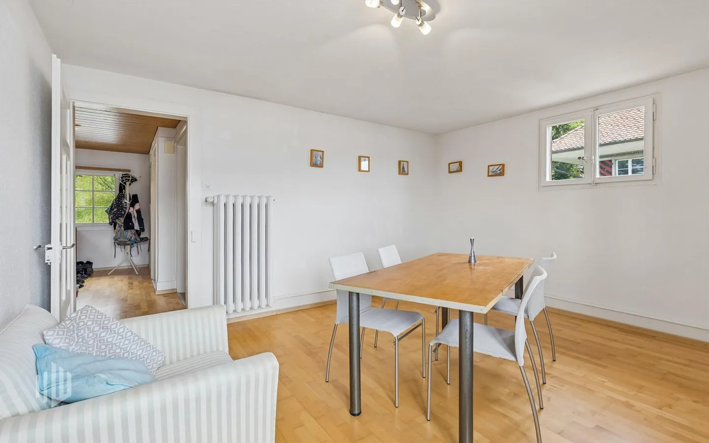 ImmoWyss - Two-family house in a popular residential area in Hilterfingen - Photo 7 of 8
