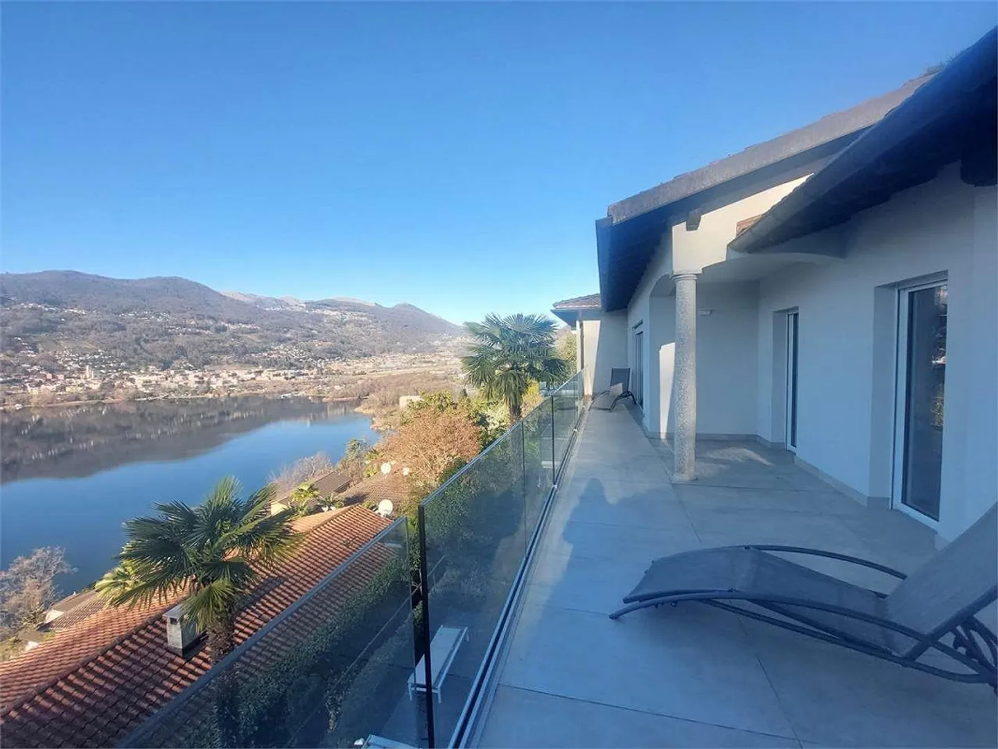 2473_Montagnola, appartamento ristrutturato di 4,5 locali con vista lago - Foto 1 di 11