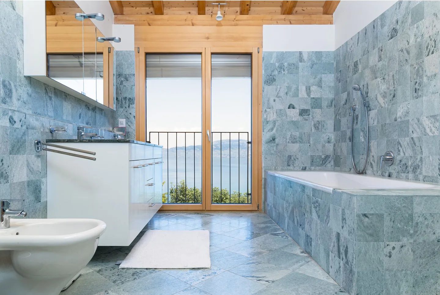 «Luxuriöse, von Architekten entworfene Villa mit atemberaubendem 180°-Blick auf den Genfer See» - Foto 18 von 30