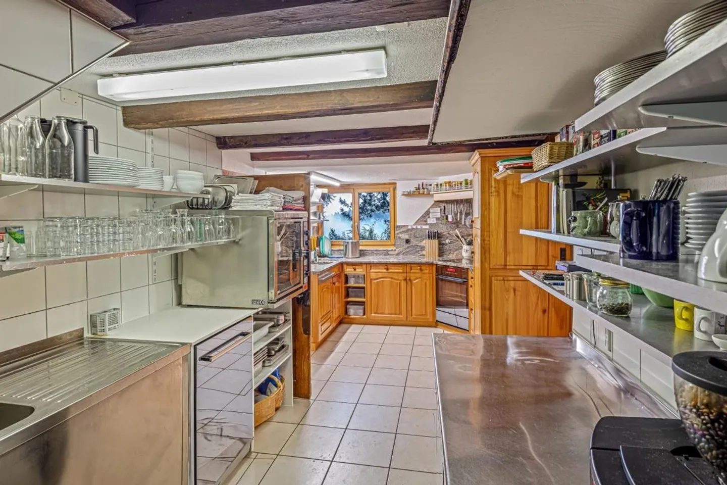 Multi-Generational Seminar House - Photo 14 of 28