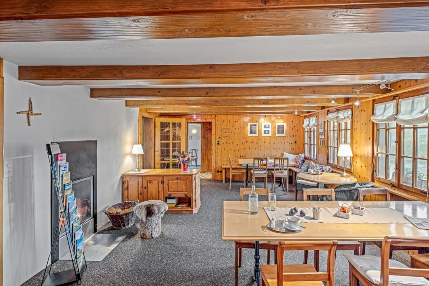 Multi-Generational Seminar House - Photo 17 of 28