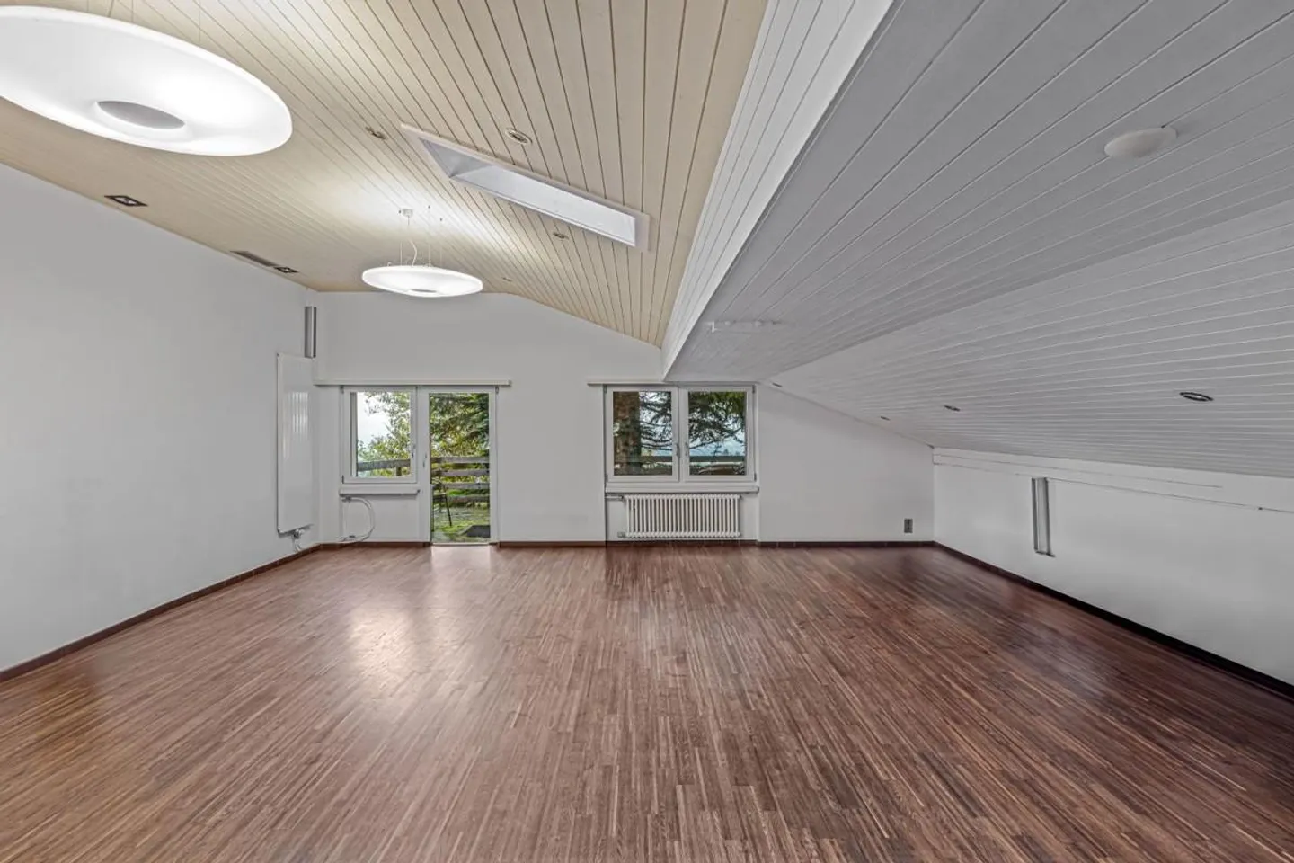 Multi-Generational Seminar House - Photo 27 of 28