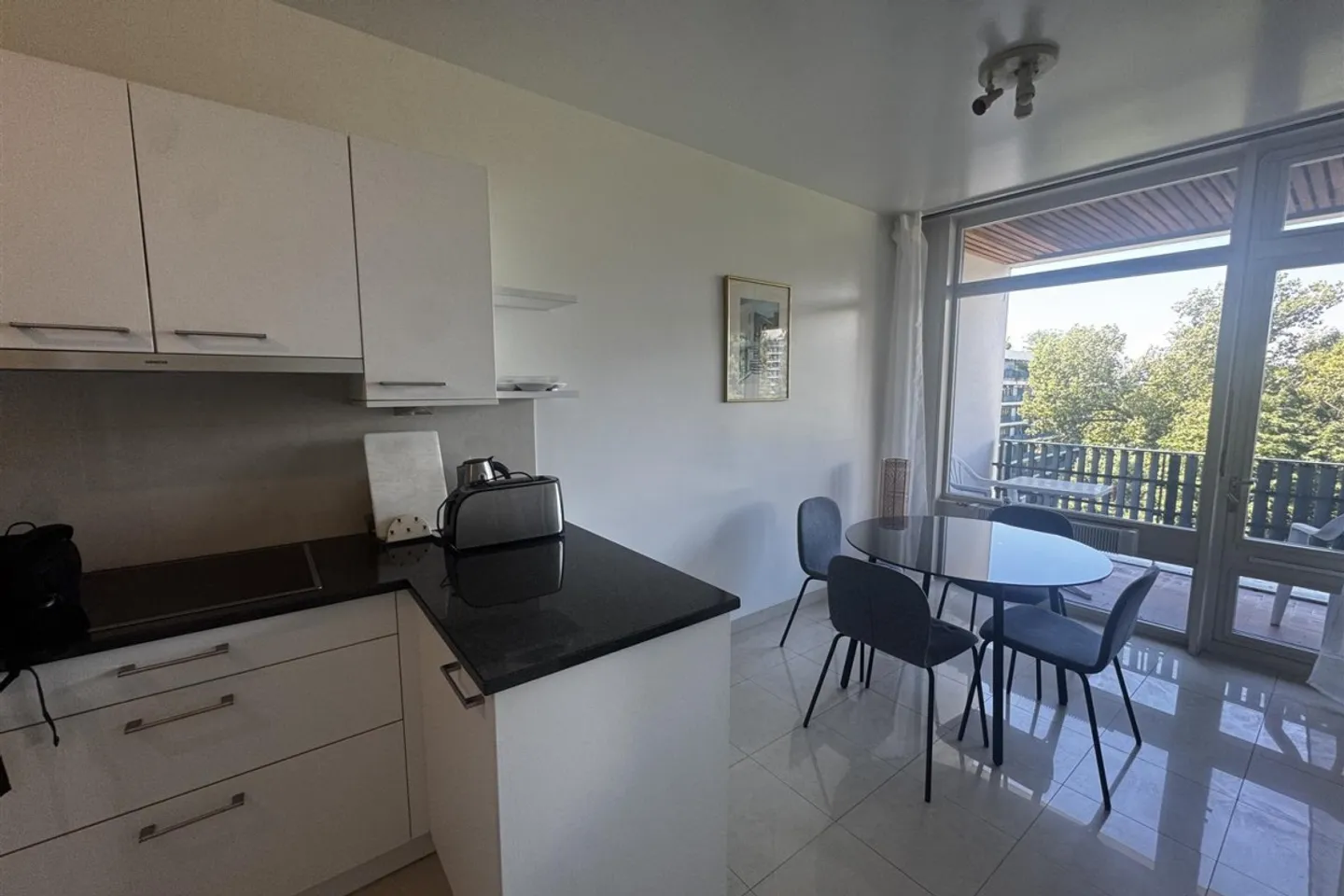 Appartamento Arredato con Balcone - Foto 3 di 6
