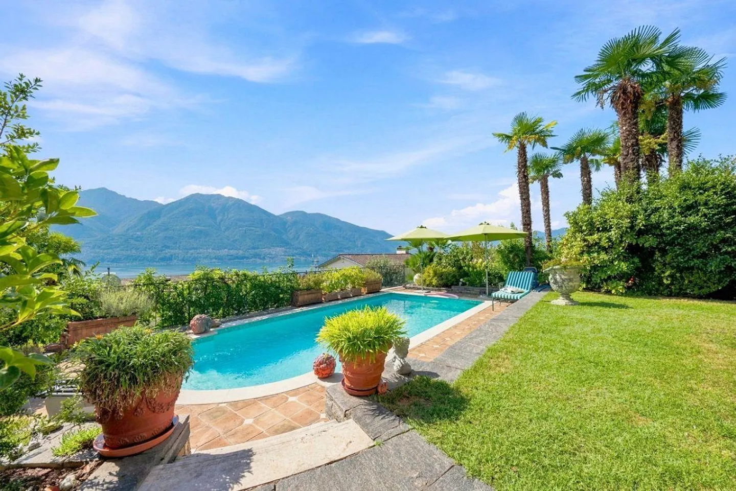 Un refuge exclusif où l'espace, la vie privée et une piscine transforment chaque jour en vacances - Photo 3 sur 21