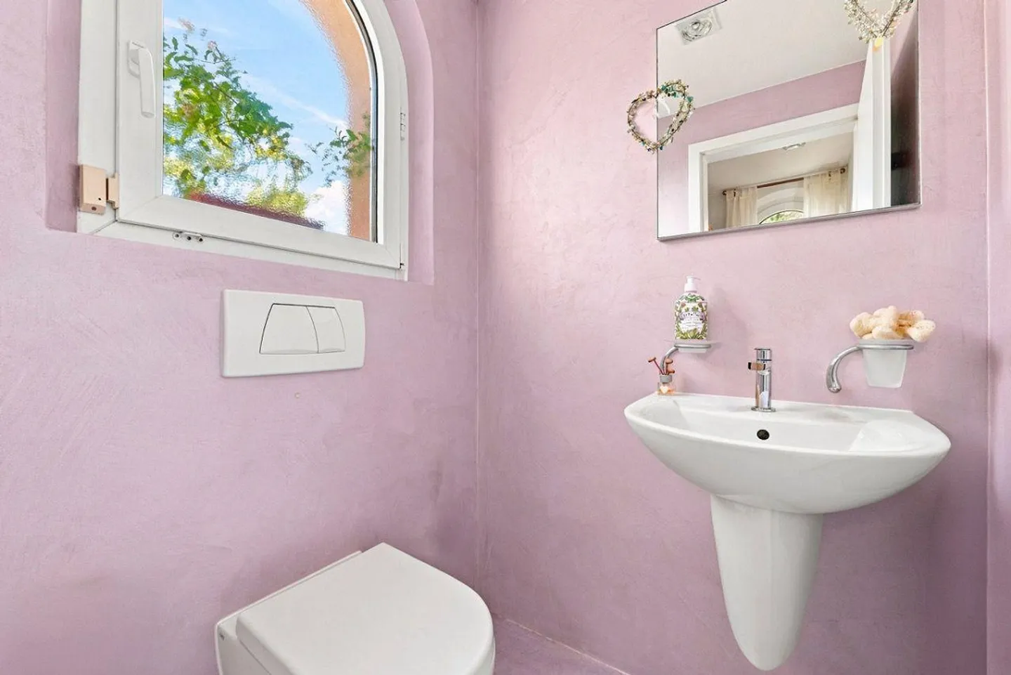 Un refuge exclusif où l'espace, la vie privée et une piscine transforment chaque jour en vacances - Photo 10 sur 21