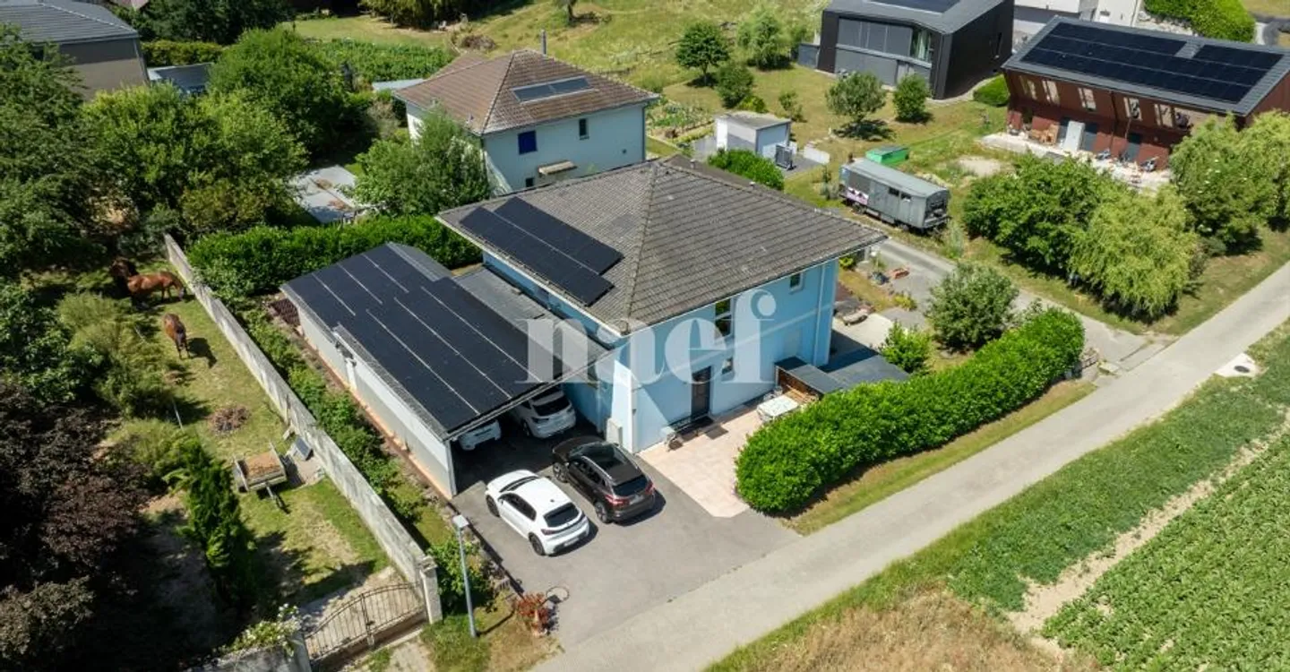 Villa familiare luminosa di 5,5 stanze con studio indipendente e spa - Foto 1 di 13