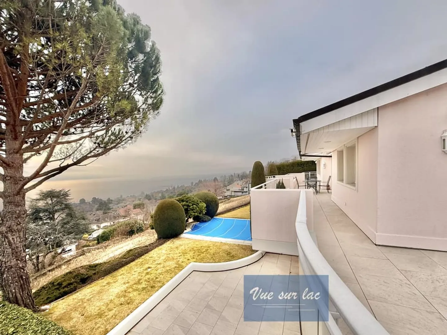 Villa Architecturale avec Vue Panoramique - Photo 1 sur 13