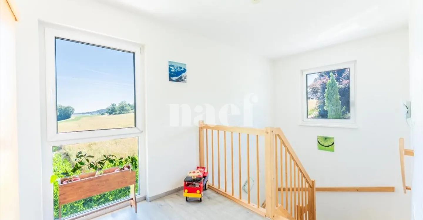 Villa familiare luminosa di 5,5 stanze con studio indipendente e spa - Foto 7 di 13