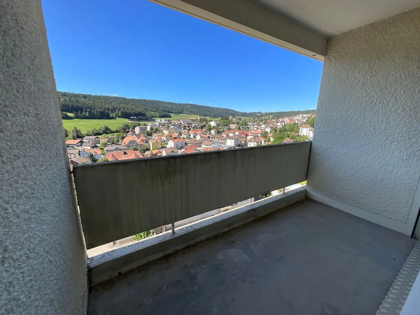 Appartement lumineux avec vue panoramique - Photo 3 sur 8