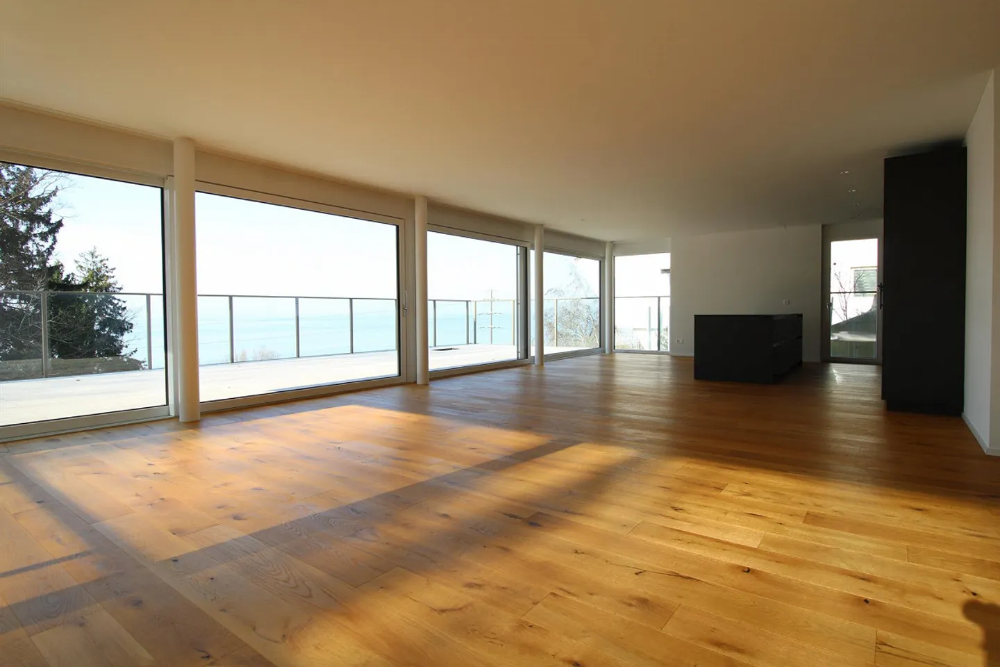 Appartement moderne avec vue sur le lac - Photo 2 sur 20