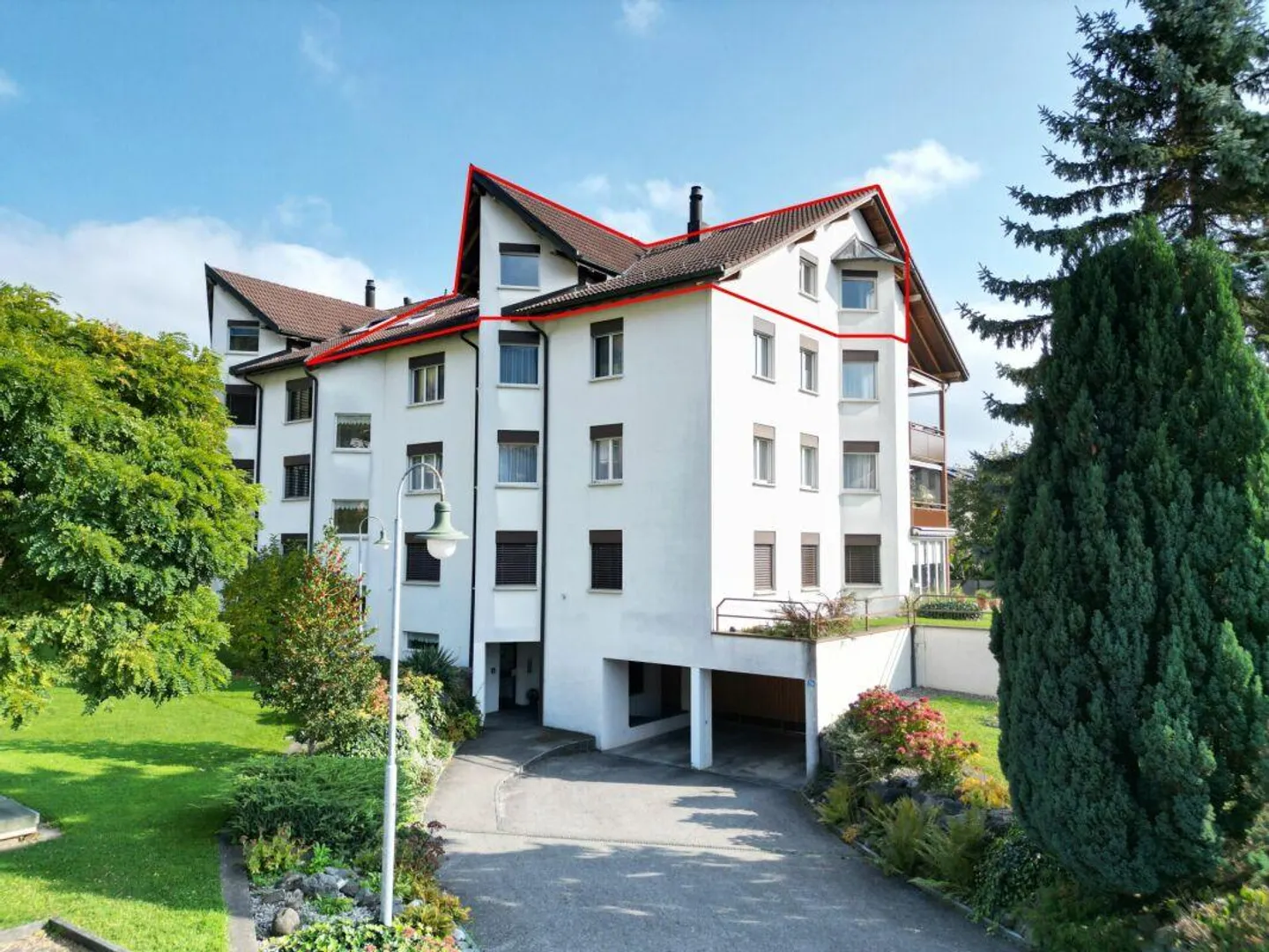 Appartement sous les combles de 5,5 pièces avec vue imprenable - Photo 2 sur 13