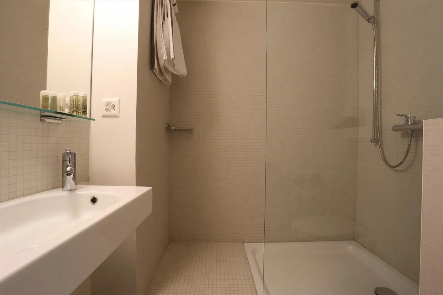 Modern Apartment Building in the City Center - Photo 4 of 10