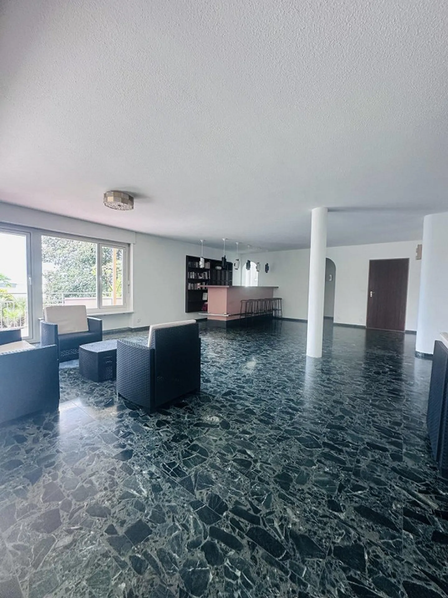 Top modern attic studio with lake view and parking - Photo 13 of 17