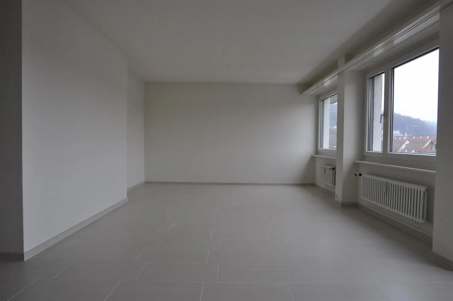 Appartamento 5 locali, 114 m2, 2° piano, ascensore, posizione centrale a Laufen - Foto 2 di 9