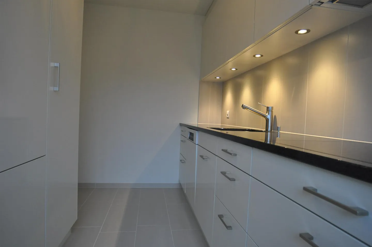 Appartamento 5 locali, 114 m2, 2° piano, ascensore, posizione centrale a Laufen - Foto 8 di 9