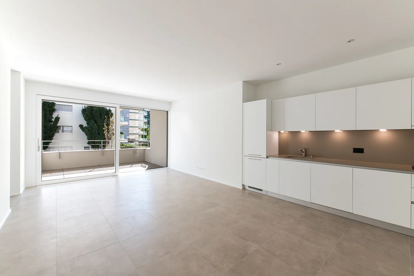 Apartment for rent - Photo 2 of 8