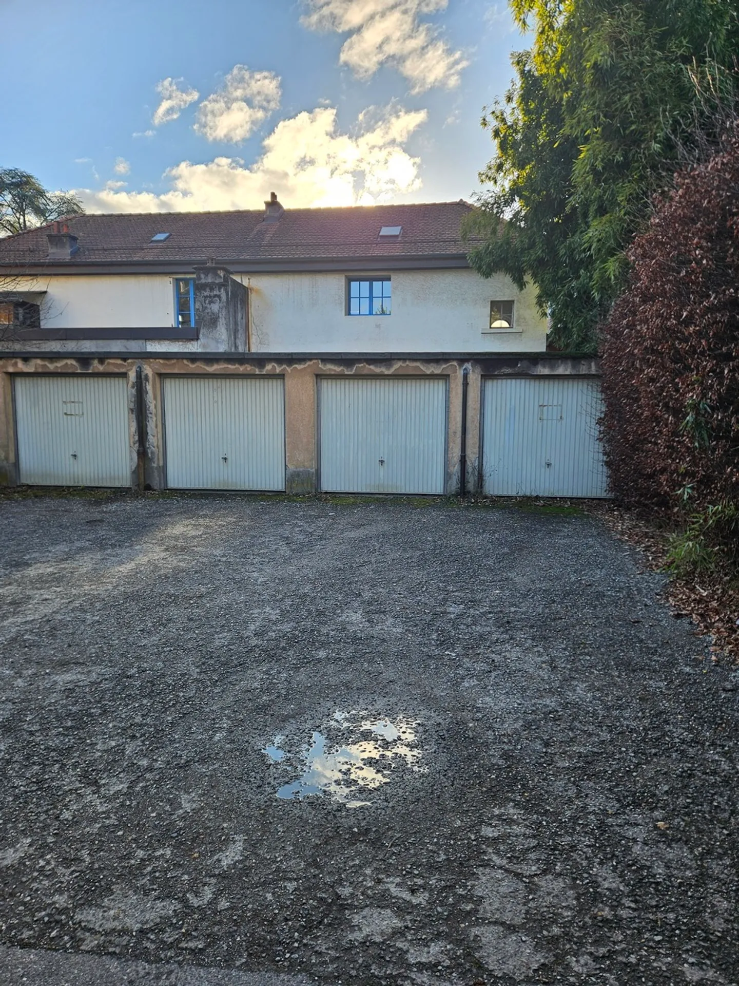 Single-Storey Box for Rent in the Florissant District - Photo 1 of 1